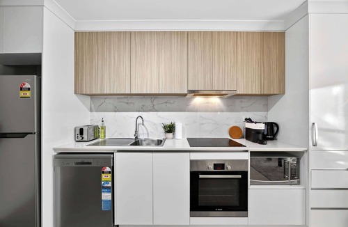 Rockingham Apartment | Rockingham 2BR Unit with Parking near Garden