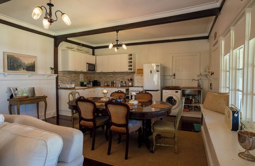 Darlington House | Romantic 1BR Hills Hideaway · Fireplace & Natural Pool - Perth hills