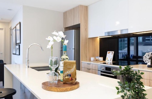 Brisbane Central Business District Apartment | Rooftop Pool Stunning Apartment Queen Street