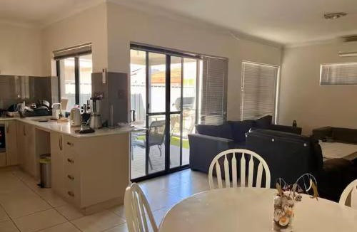 Bedford House | Rooms in Quiet House in Bedford