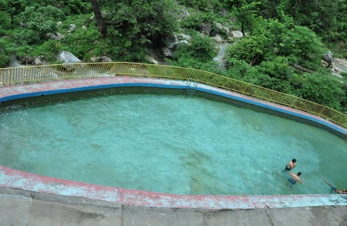 Tehri Resort | Rooms with a Private Waterfall