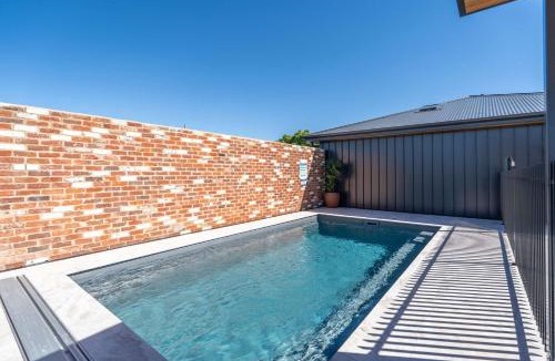 Dubbo Apartment | Ropa Premium Suite - Luxe Stay in Dubbo