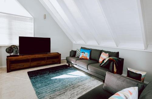 Hepburn House | Rosella
