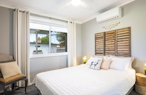 Callala Beach House | Roskell Retreat Pet Friendly 5 Mins Walk to Beach