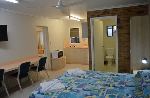 West Mackay Hotel | Rover Motel