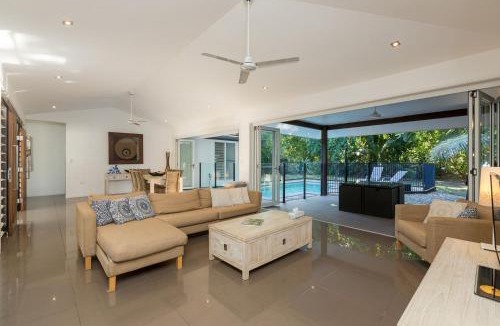 Wongaling Beach House | Roya on Mission