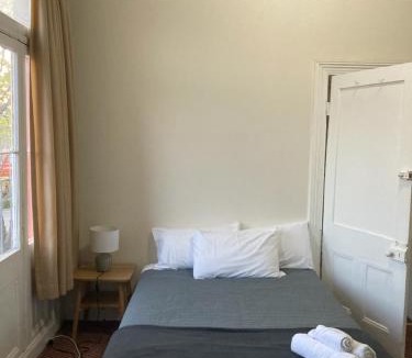 Parkes Hotel | Royal Hotel - Accommodation only
