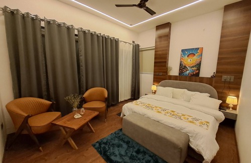 Gunehr Hotel | Royal Willow