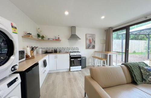 Rockingham House | Rustic PepperTree Views