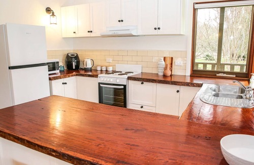 Bright House | RUSTIC RETREAT - Tranquil retreat with a pool close to Bright