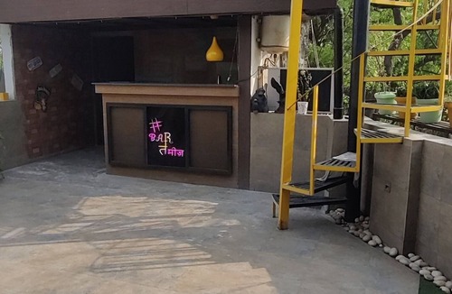 Hauz Khas Apartment | Rusty Roads, South Delhi, New Delhi, Terrace with Jacuzzi for Nature lovers