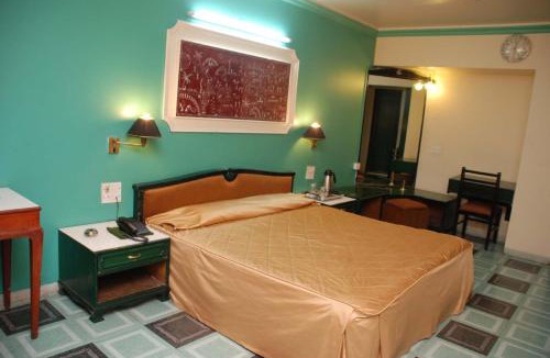 Shivajinagar Hotel | Rutugandh Heritage