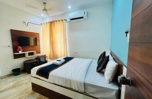 JP Nagar Hotel | S K Comforts Rooms