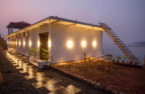 Harnai House | SaffronStays Athaang, Dapoli
