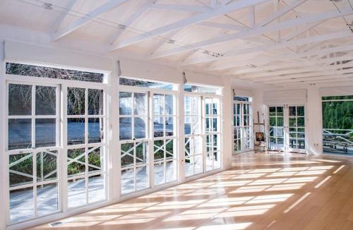 Bowral House | Sage Manor - Sleeps 10 - Multiple Living Spaces