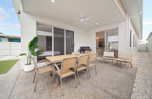 Palmview House | Sage Palmview - Home Away From Home