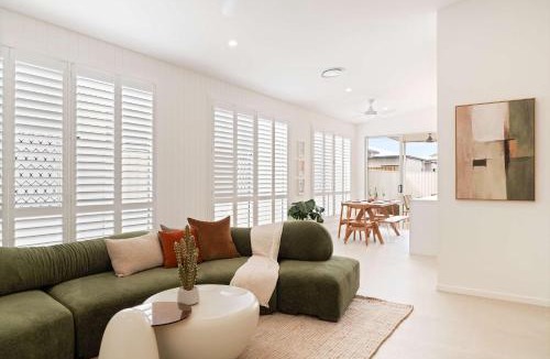Palmview House | Sage Palmview - Home Away From Home