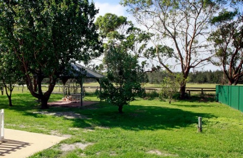Anna Bay Apartment | Sahara Trails 'Studio' - WiFi, Air Conditioning, Horse Riding and much more !