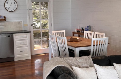 Port Fairy Apartment | Sails - elegant, spacious beach villa
