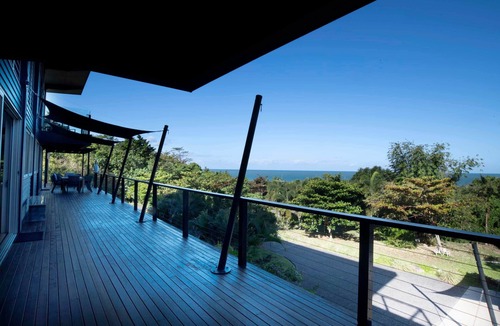 Garners Beach House | Sails - Gardners Beach