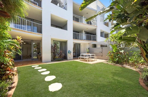Marcoola Apartment | Salad Days -Beachfront & Pet Friendly