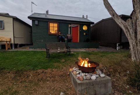 Strahan Apartment | Salt Box Hideaway