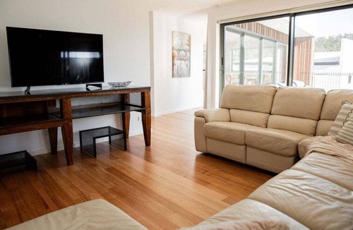 Bicheno House | SALT Number 2 | Rear Unit