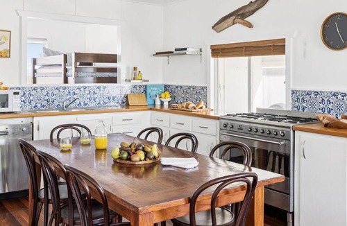 Angourie House | Salt Shack - Classic Angourie Beach Cottage Steps from Spooky Beach - Holiday Yamba
