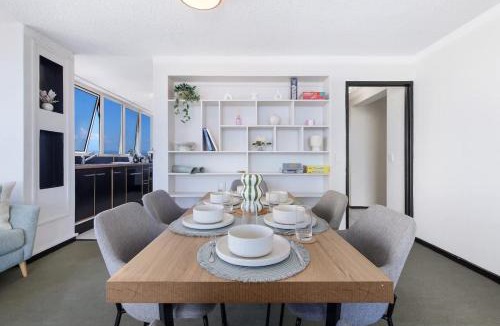 Surfers Paradise Apartment | Salt & Sky Arcade - Sleeps 12