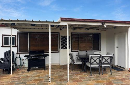Broken Hill House | Saltbush Cottage