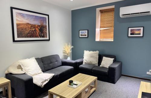 Broken Hill House | Saltbush Cottage