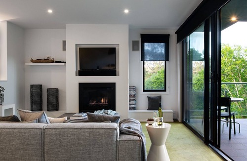 Hepburn Springs Villa | Saltus Three- luxury panoramic retreat