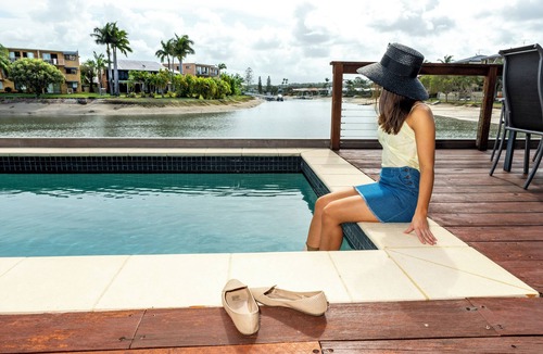 Mooloolaba House | Saltwater Villas: Pet-Friendly Studio B - No water views from Studio- Sleeps 3
