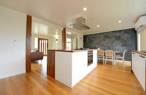 Rosebud House | Salty Escape - 4pm check out Sundays*