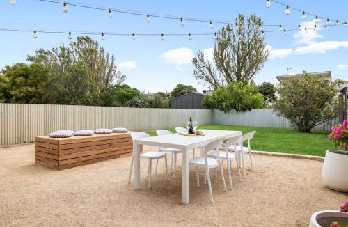 Silver Sands House | Saltys Silver Sands A playful pet friendly hideaway steps from Aldinga Beach