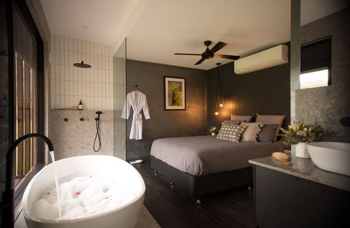 Cheshunt House | Sambar Hills
