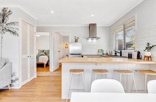 Aldinga Beach Villa | Sanbis Cabin - hidden boutique retreat, sea views