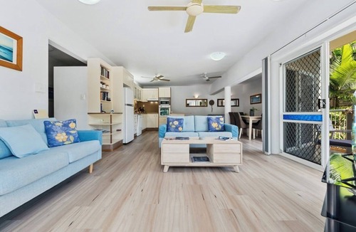 Clifton Beach Apartment | Sand Cay Beachfront Apartment 1 - 2 Bedrooms
