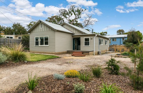 Anglesea House | Sand, Surf & Sunshine
