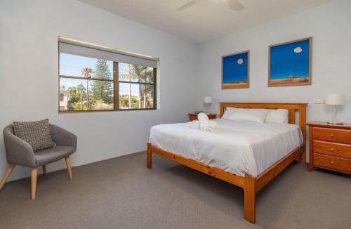 Tuncurry House | Sandcastle 7 with WiFi