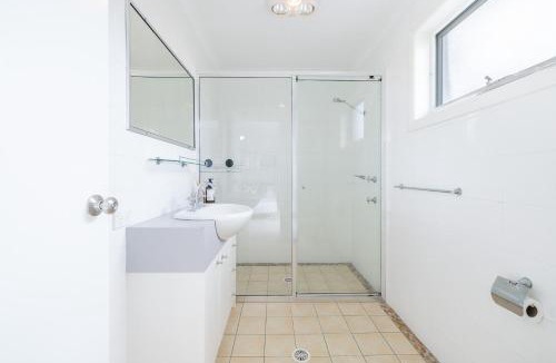 Fingal Bay House | Sandcastles 1, 8 Ala Moana Way - air conditioned townhouse with Wi-Fi and Complex Pool