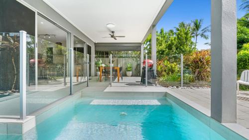 Trinity Beach House | Sandveil Absolute Beachfront Access House