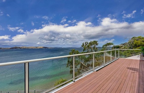 Sandy Bay House | Sandy Bay Beachfront Oasis direct beach access