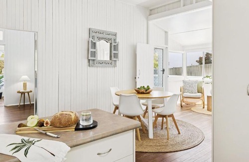 Yamba House | Sandy Cheeks - Charming Yamba Beach Cottage Close to Town & Beaches - Holiday Yamba