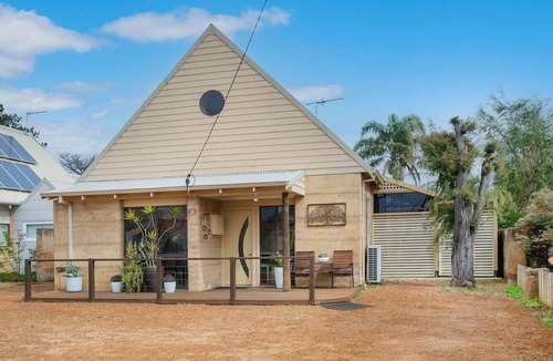 Dunsborough House | Sandy Gull Holiday Cottage