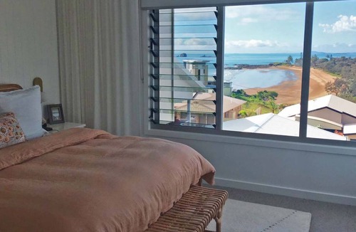 Zilzie House | Sandy Steps Beach House With Pool