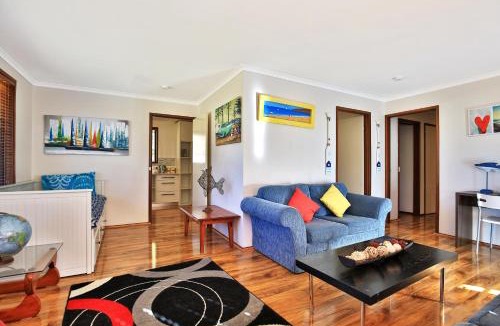Callala Beach House | Sandy Toes Beach House Jervis Bay - 2min to Beach