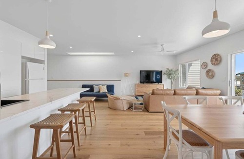 Woolgoolga Apartment | Sandy Toes - Walk to Beach, Pet Friendly, Stylish