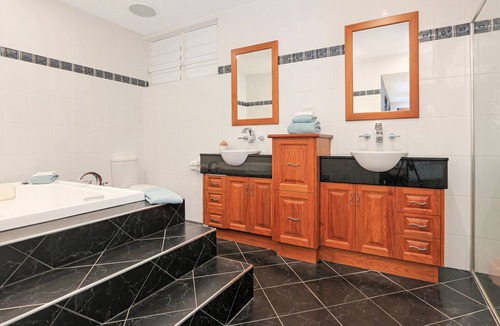 Clifton Beach House | SANTAI ....
