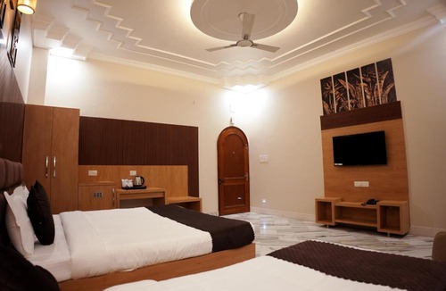Varanasi Hotel | Satguru Villa